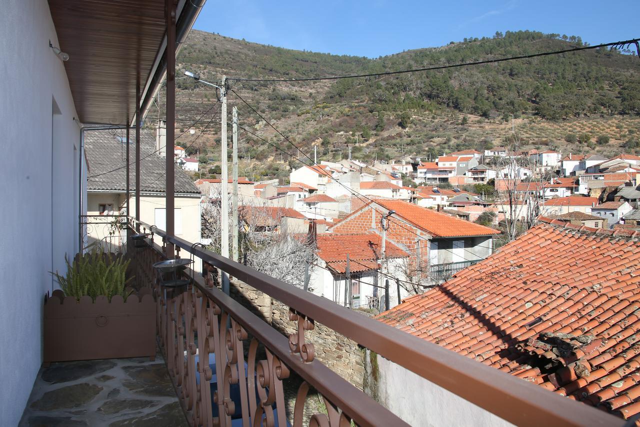 منزل الضيف توري دي مونكورفو  في Casa Do Ti Latoeiro المظهر الخارجي الصورة